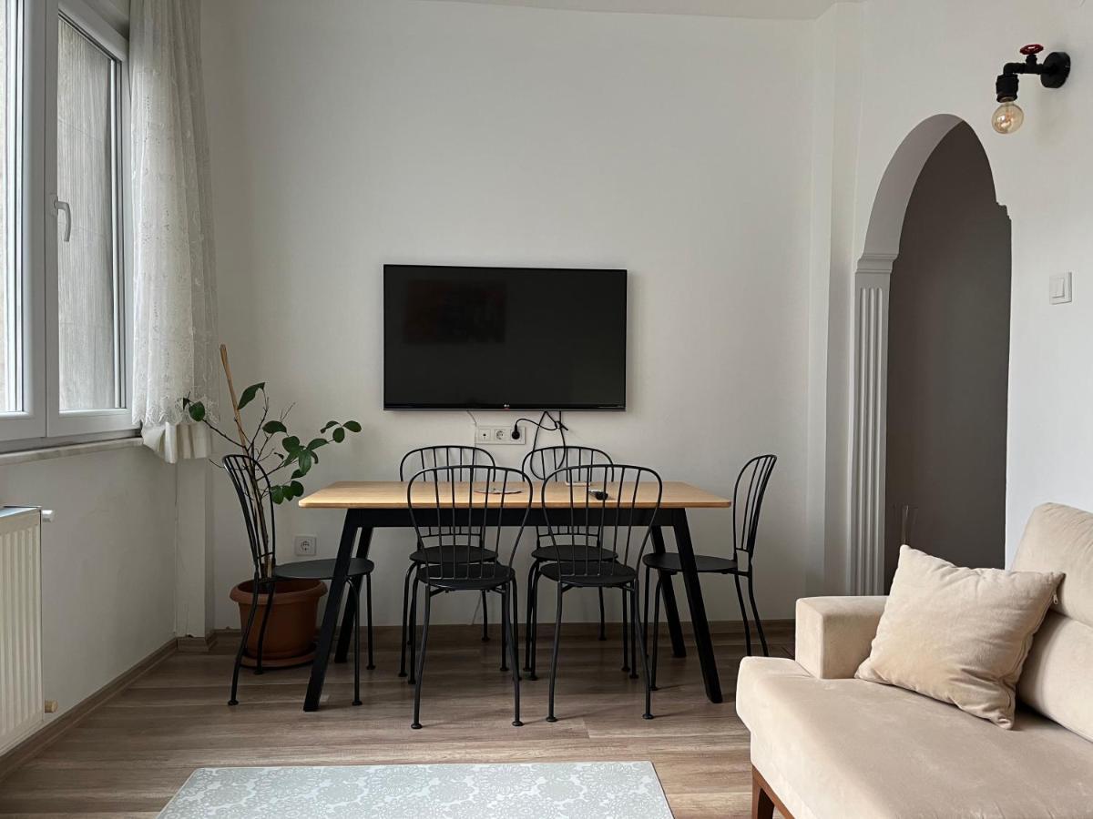 Centrally Located, 2+1 House In Taksim, Cihangir Apartment Istanbul Bagian luar foto
