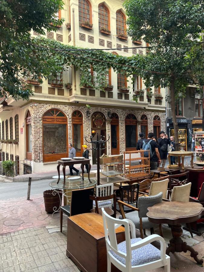 Centrally Located, 2+1 House In Taksim, Cihangir Apartment Istanbul Bagian luar foto