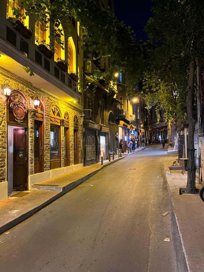 Centrally Located, 2+1 House In Taksim, Cihangir Apartment Istanbul Bagian luar foto