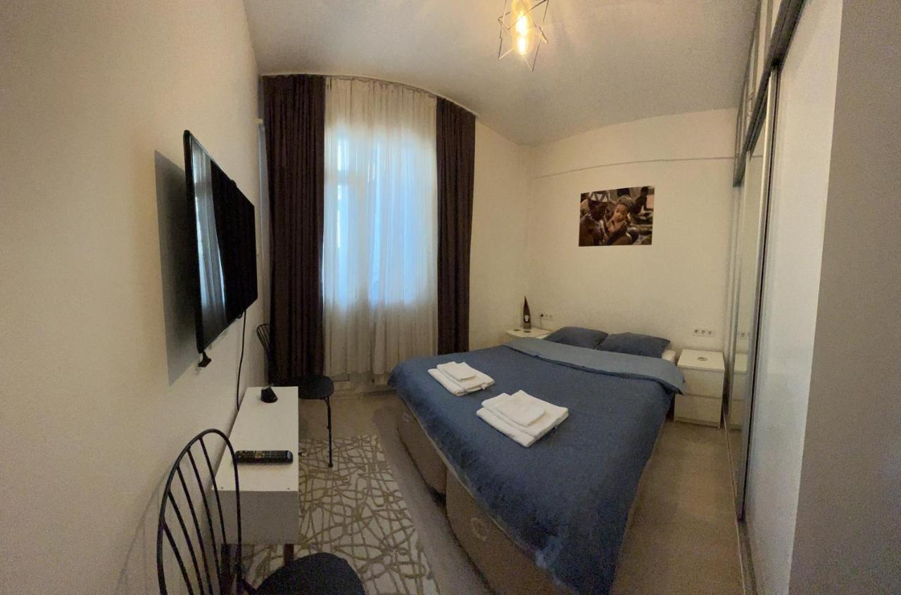 Centrally Located, 2+1 House In Taksim, Cihangir Apartment Istanbul Bagian luar foto
