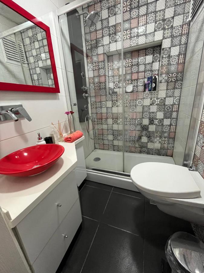 Centrally Located, 2+1 House In Taksim, Cihangir Apartment Istanbul Bagian luar foto