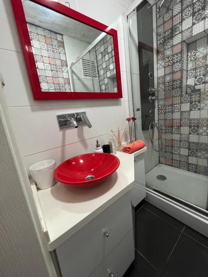 Centrally Located, 2+1 House In Taksim, Cihangir Apartment Istanbul Bagian luar foto